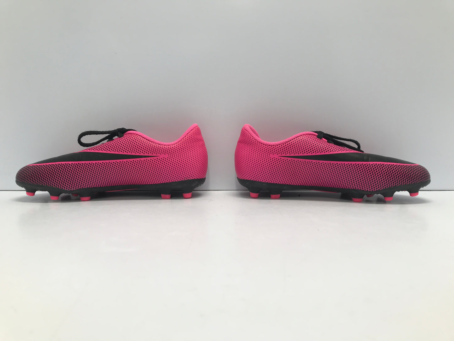 Soccer Shoes Cleats Child Size 2 Nike Black Pink Excellent