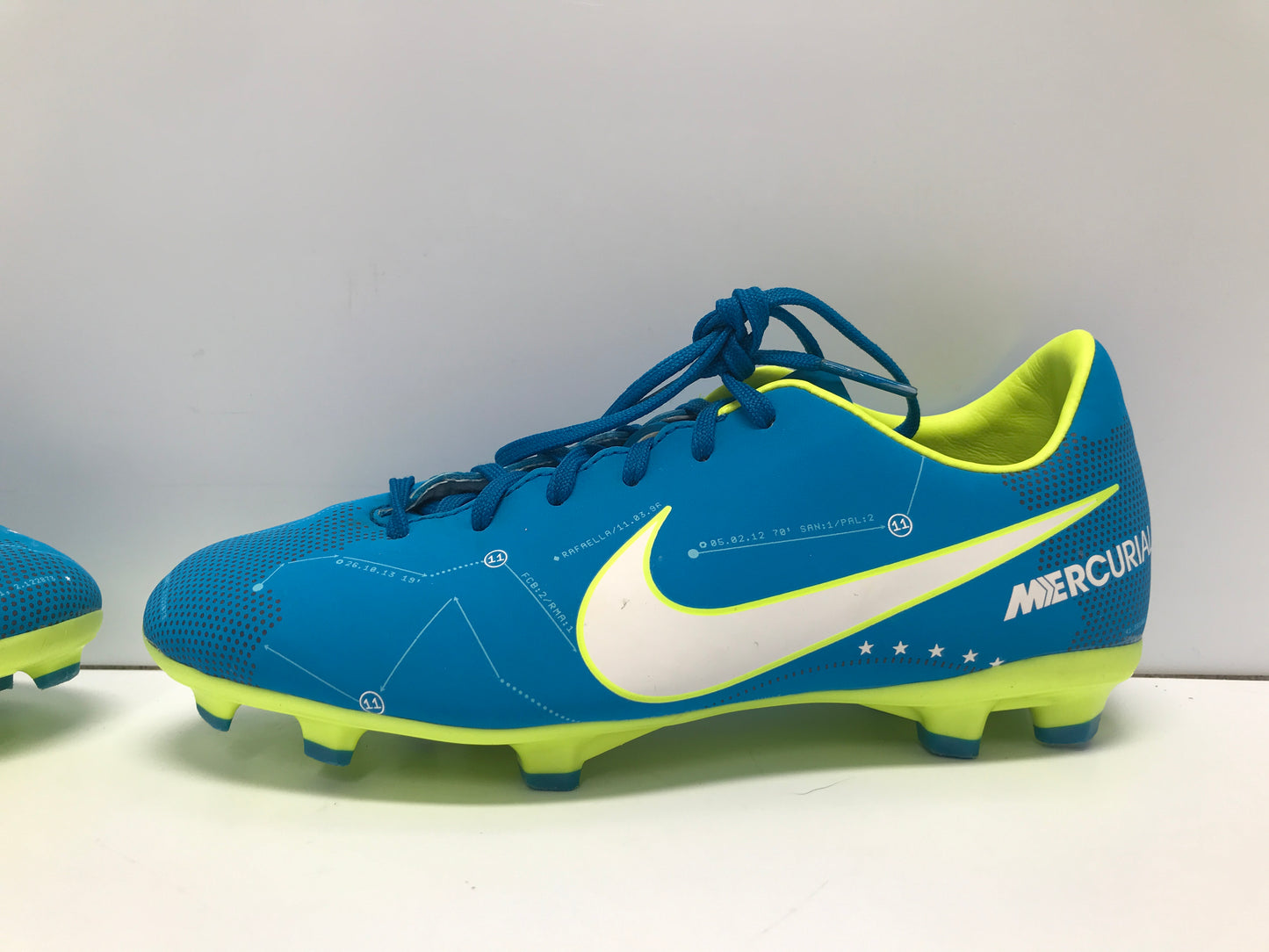 Soccer Shoes Cleats Child Size 2 Nike Neymar Mercurial Blue Lime Like New
