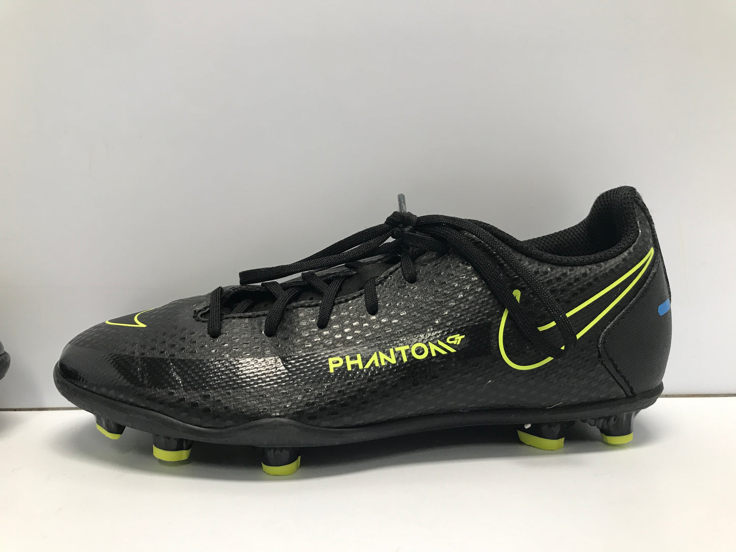 Soccer Shoes Cleats Child Size 2 Nike Phantom Black Lime Like New