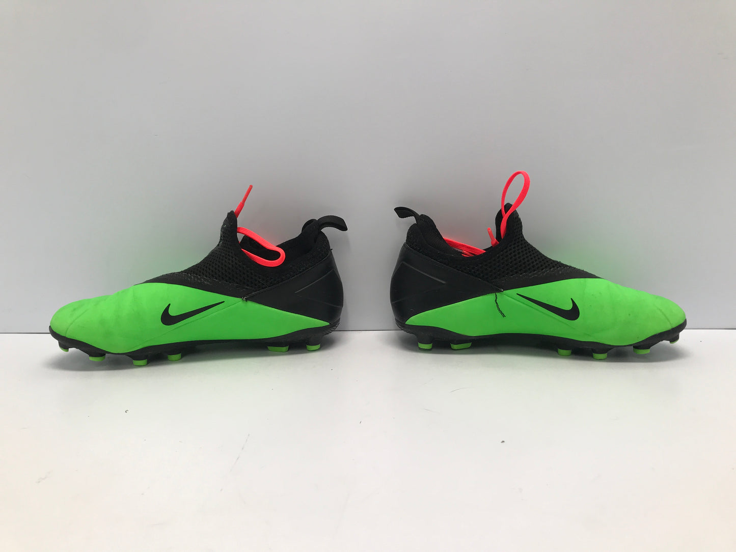 Soccer Shoes Cleats Child Size 3.5 Nike Phantom Slipper Foot Lime Black