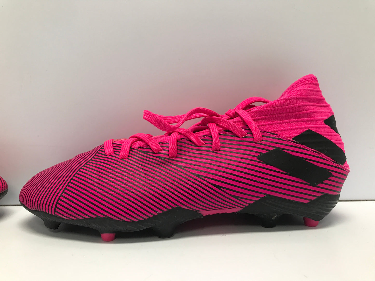 Soccer Shoes Cleats Child Size 3 Adidas Nemeziz Pink Black Slipper Foot Excellent