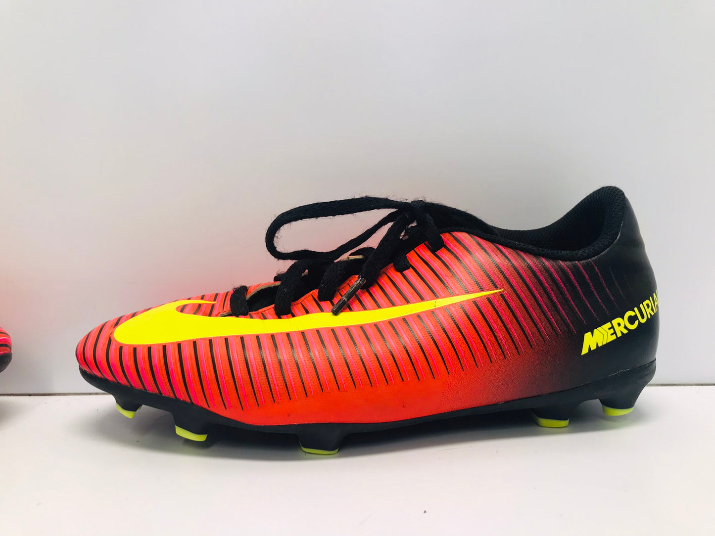 Soccer Shoes Cleats Child Size 3 Nike Mercurial Red Black Lime Excellent