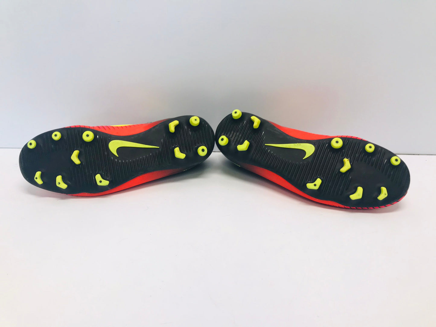 Soccer Shoes Cleats Child Size 3 Nike Mercurial Red Black Lime Excellent