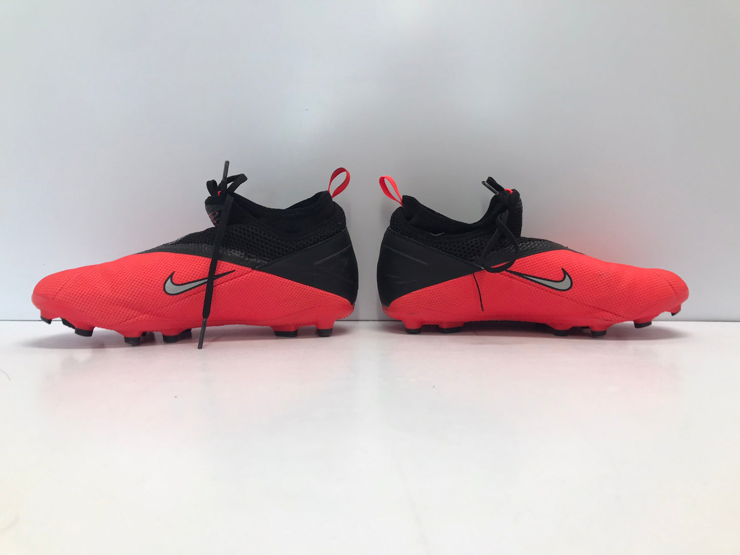 Soccer Shoes Cleats Child Size 3 Nike Phantom Tangerine Black Slipper Foot Excellent