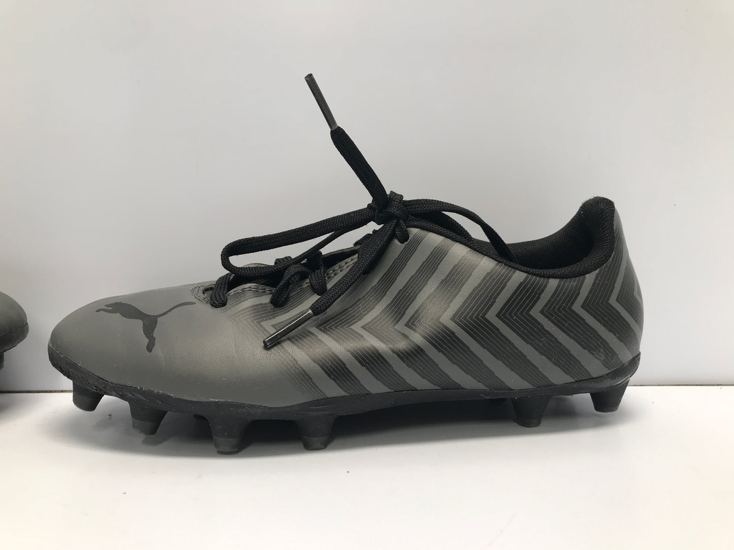 Soccer Shoes Cleats Child Size 3 Puma Grey Black Excellent