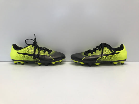 Soccer Shoes Cleats Child Size 4.5 Puma Lime Black Excellent
