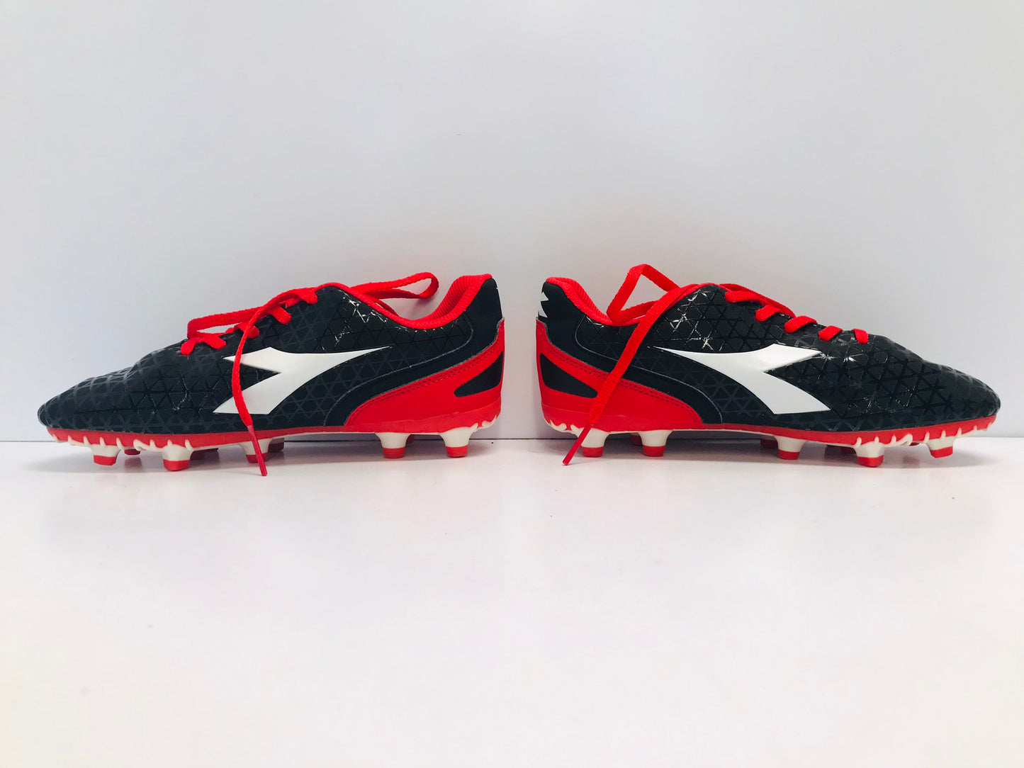 Soccer Shoes Cleats Child Size 4 Diador Black White Red  Excellent