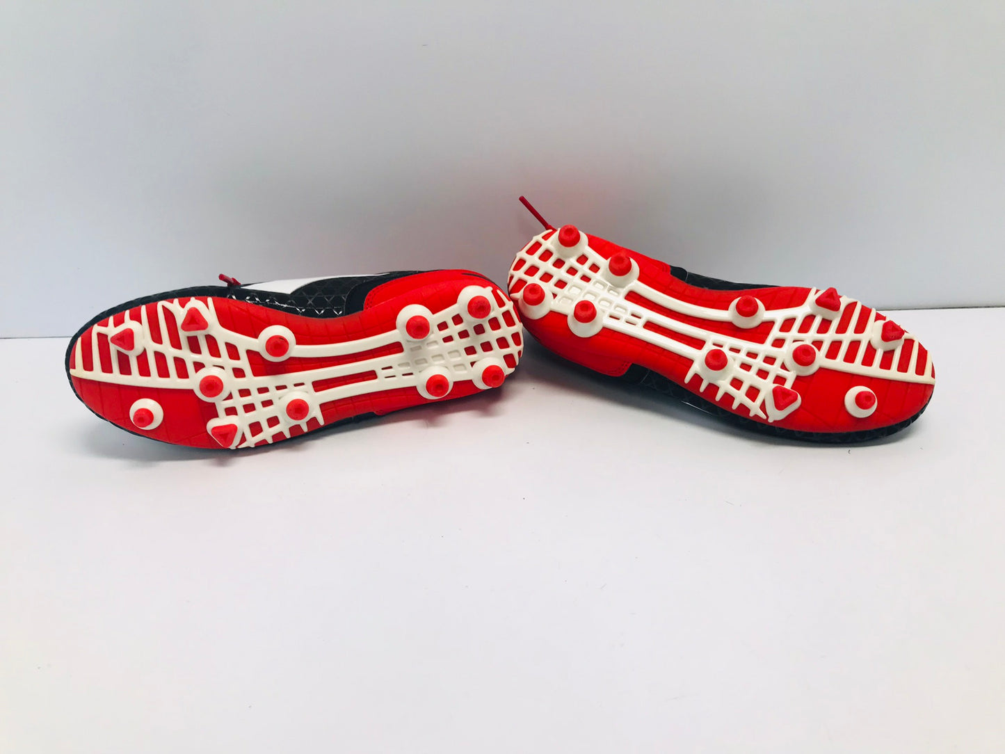 Soccer Shoes Cleats Child Size 4 Diador Black White Red  Excellent