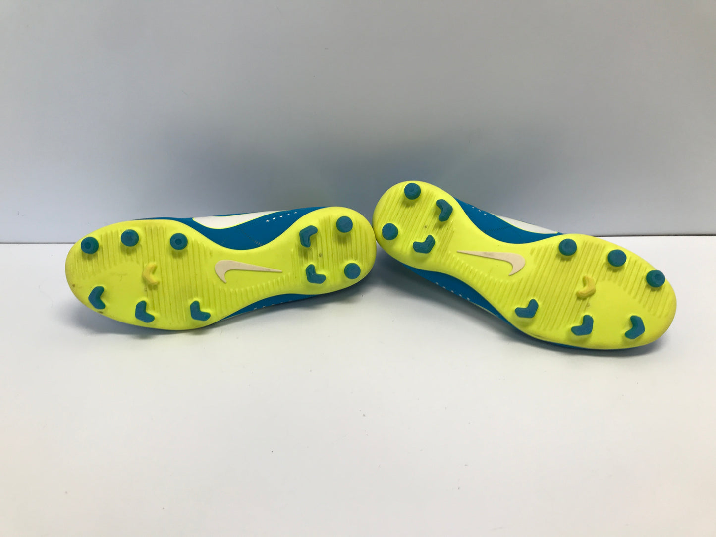 Soccer Shoes Cleats Child Size 4 Nike Neymar Mercurial Blue Lime Excellent