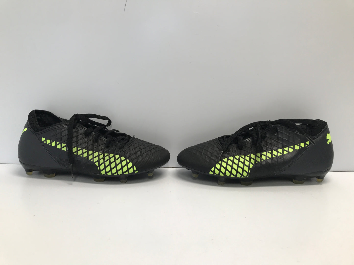 Soccer Shoes Cleats Child Size 4 Puma Future Black Lime Slipper Foot Excellent