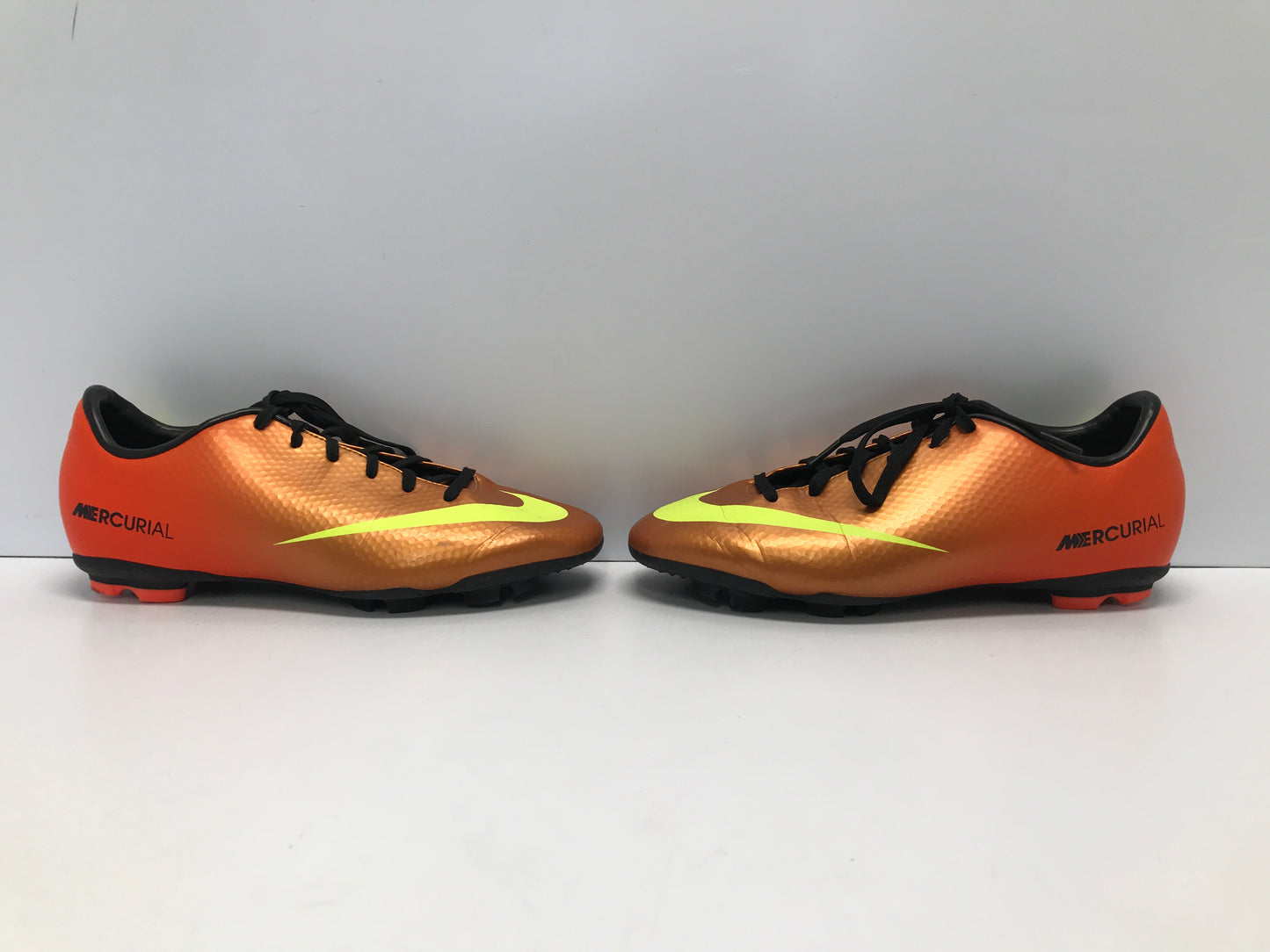 Soccer Shoes Cleats Child Size 5.5 Nike Mercurial Gold Lime Black Excellent