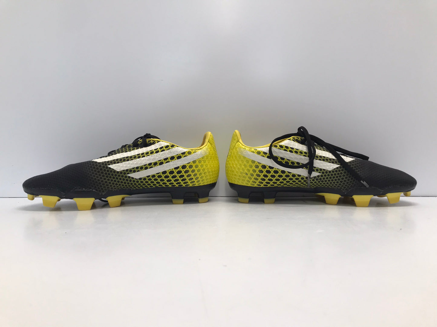 Soccer Shoes Cleats Cleats Men's Size 6.5 Adidas Black White Yellow Excellent