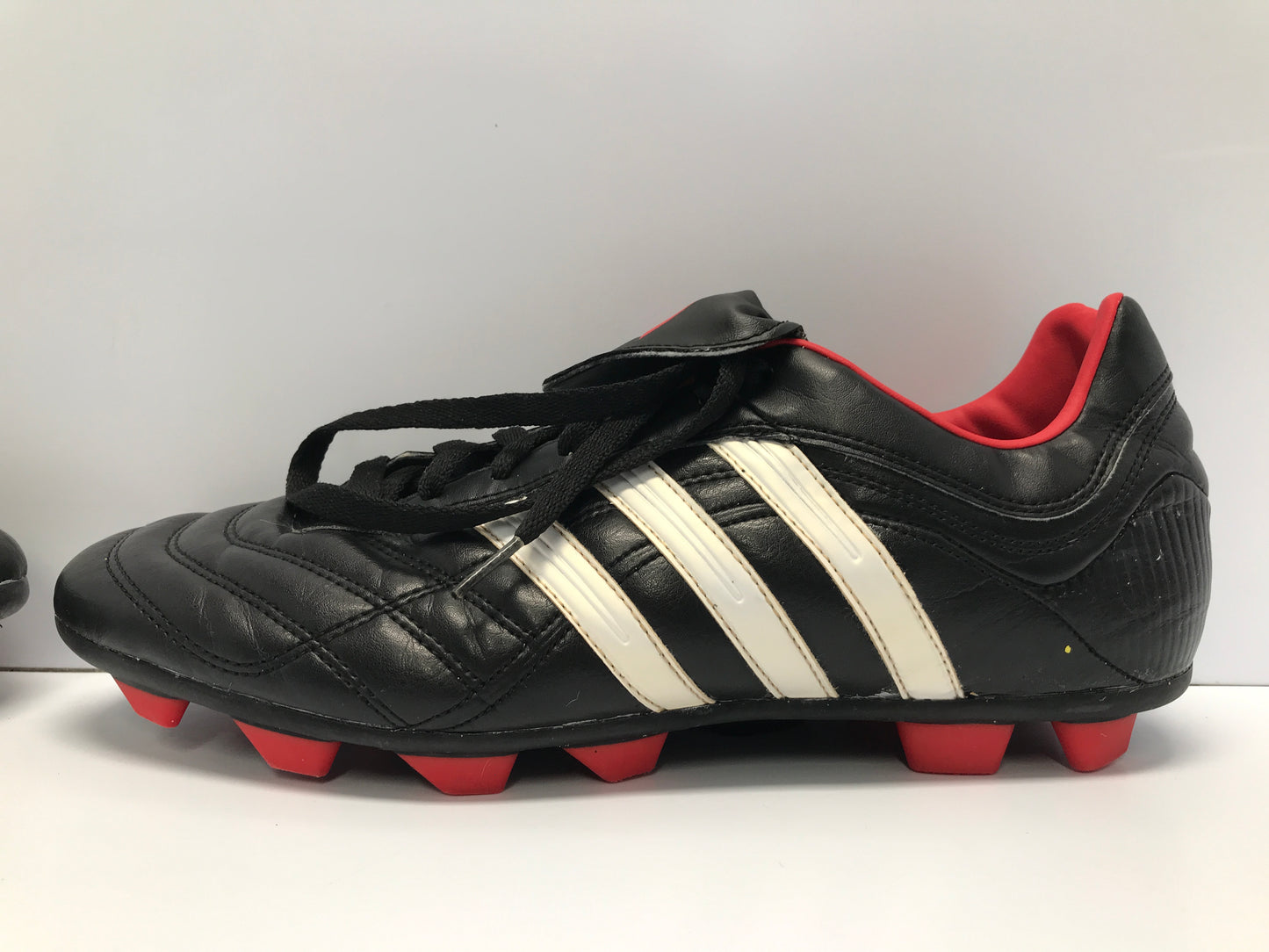 Soccer Shoes Cleats Men's Size 11 Adidas Black White Red Excellent