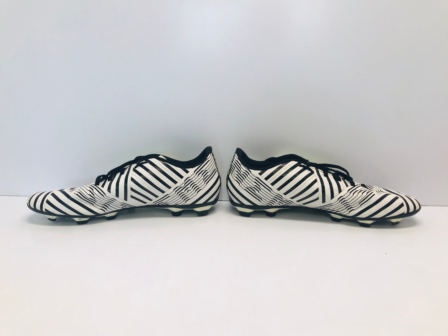 Soccer Shoes Cleats Men's Size 12 Adidas Nemeziz  Black White Lime