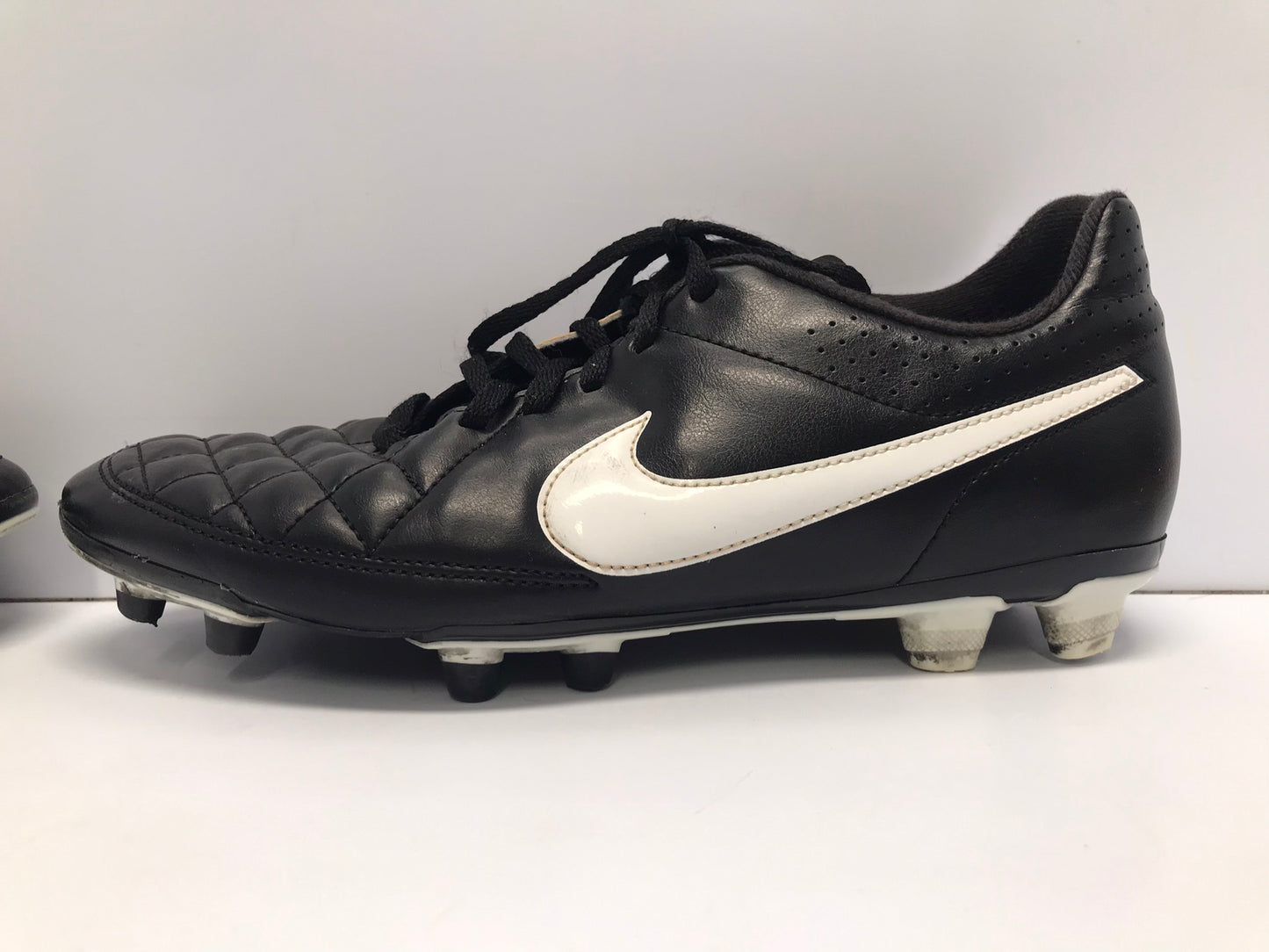 Soccer Shoes Cleats Men's Size 8 Adidas Nike Tiempo Black White