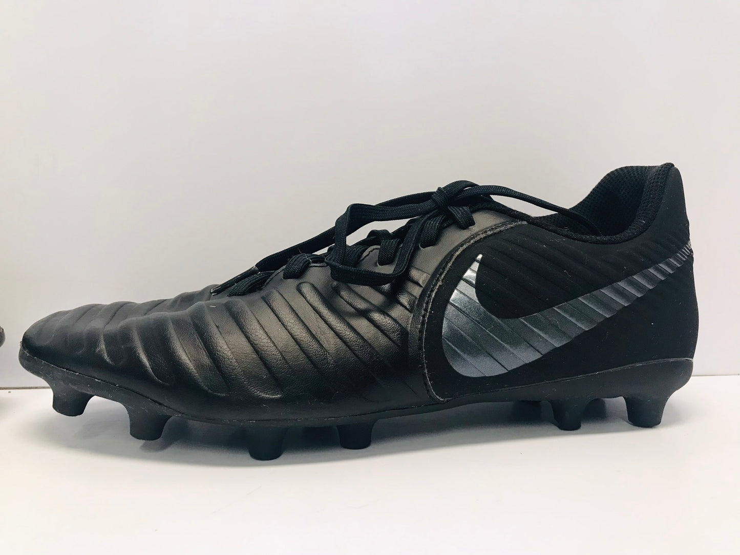 Soccer Shoes Cleats Men's Size 8 Nike Black Like New