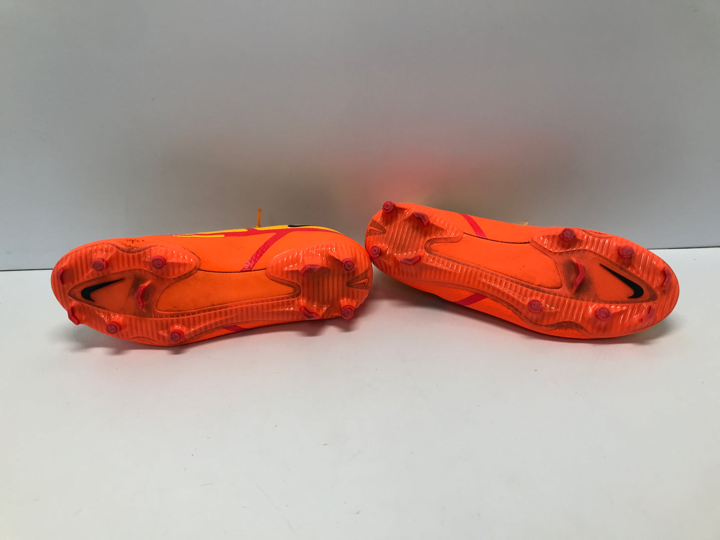 Soccer Shoes Cleats Men's Size 8 Nike Phantom Lime Orange Black Excellent