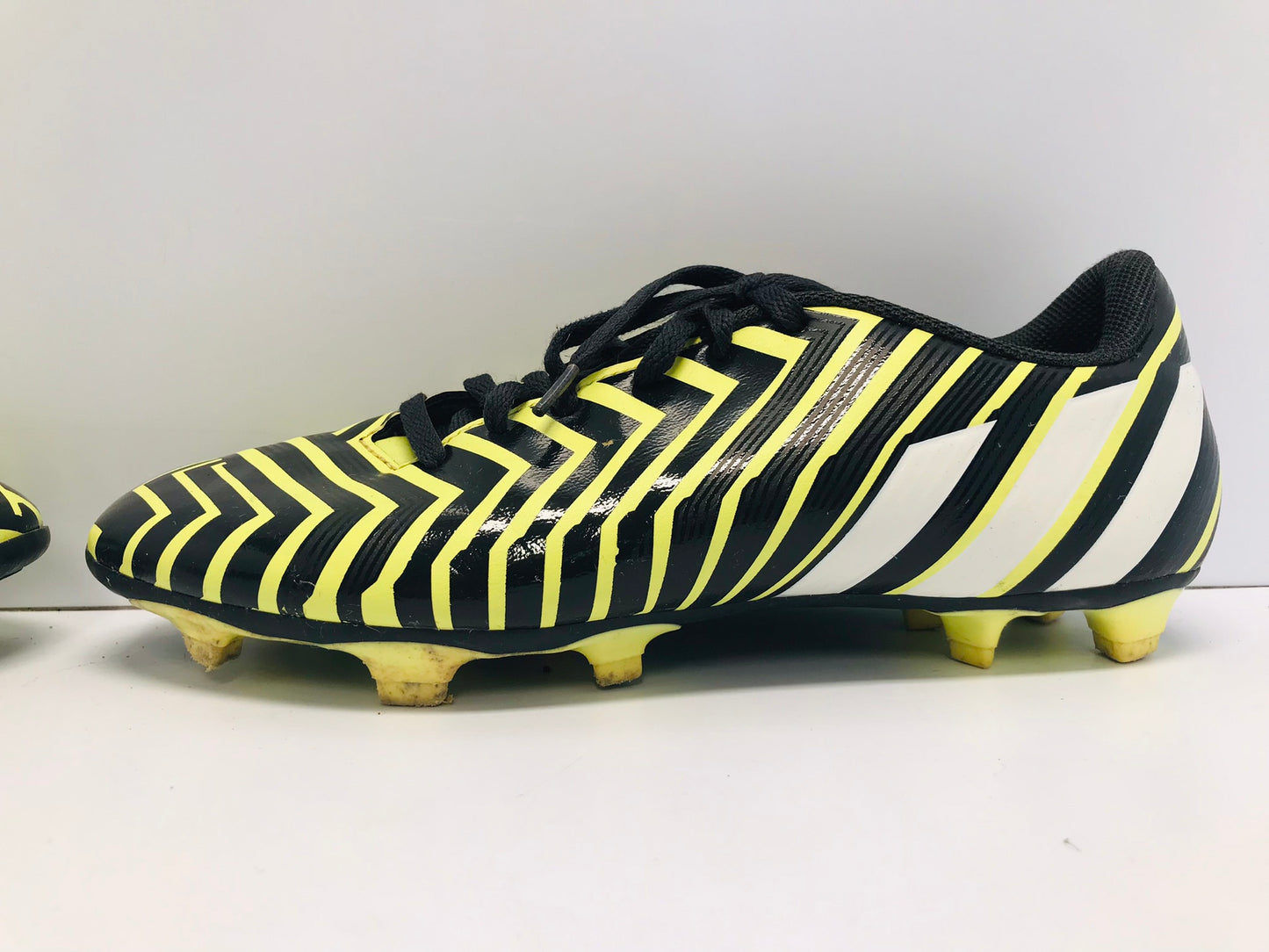 Soccer Shoes Cleats Men's Size 9 Adidas Predito  Black Lime