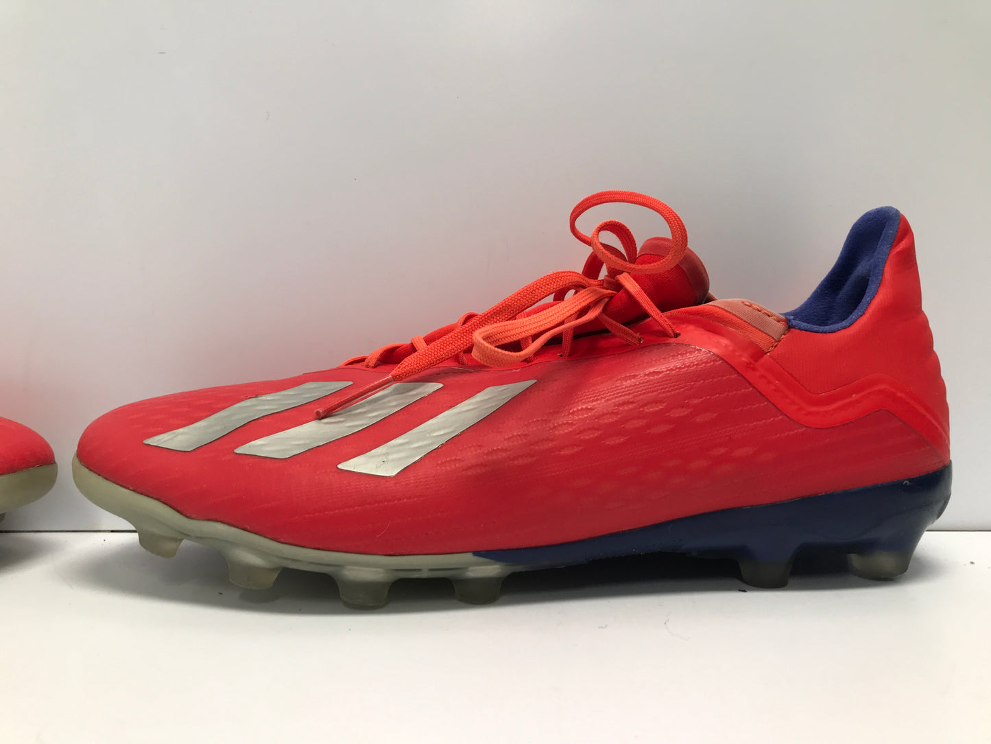 Soccer Shoes Cleats Men's Size 9 Red Grey Slipper Foot