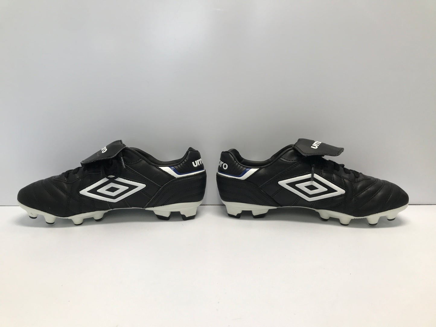 Soccer Shoes Cleats Men's Size 9 Umbro Black White Excellent