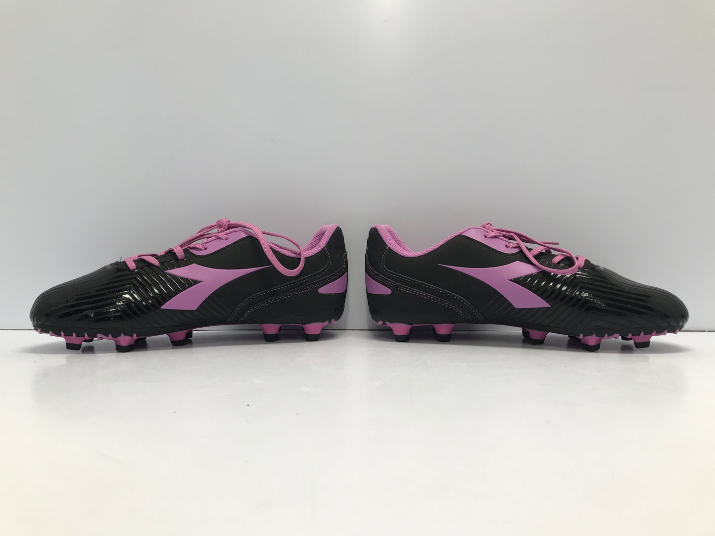 Soccer Shoes Cleats Women's Ladies Size 6 Diadora Black Purple Like New