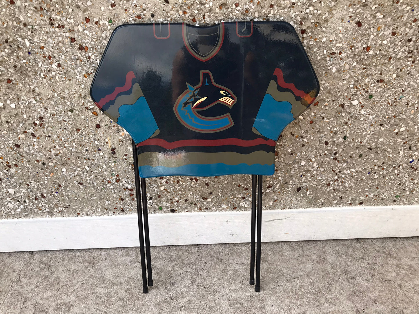 Vancouver Canucks RARE NHL Hockey TV Side Table Folds Down Standard Size Like New