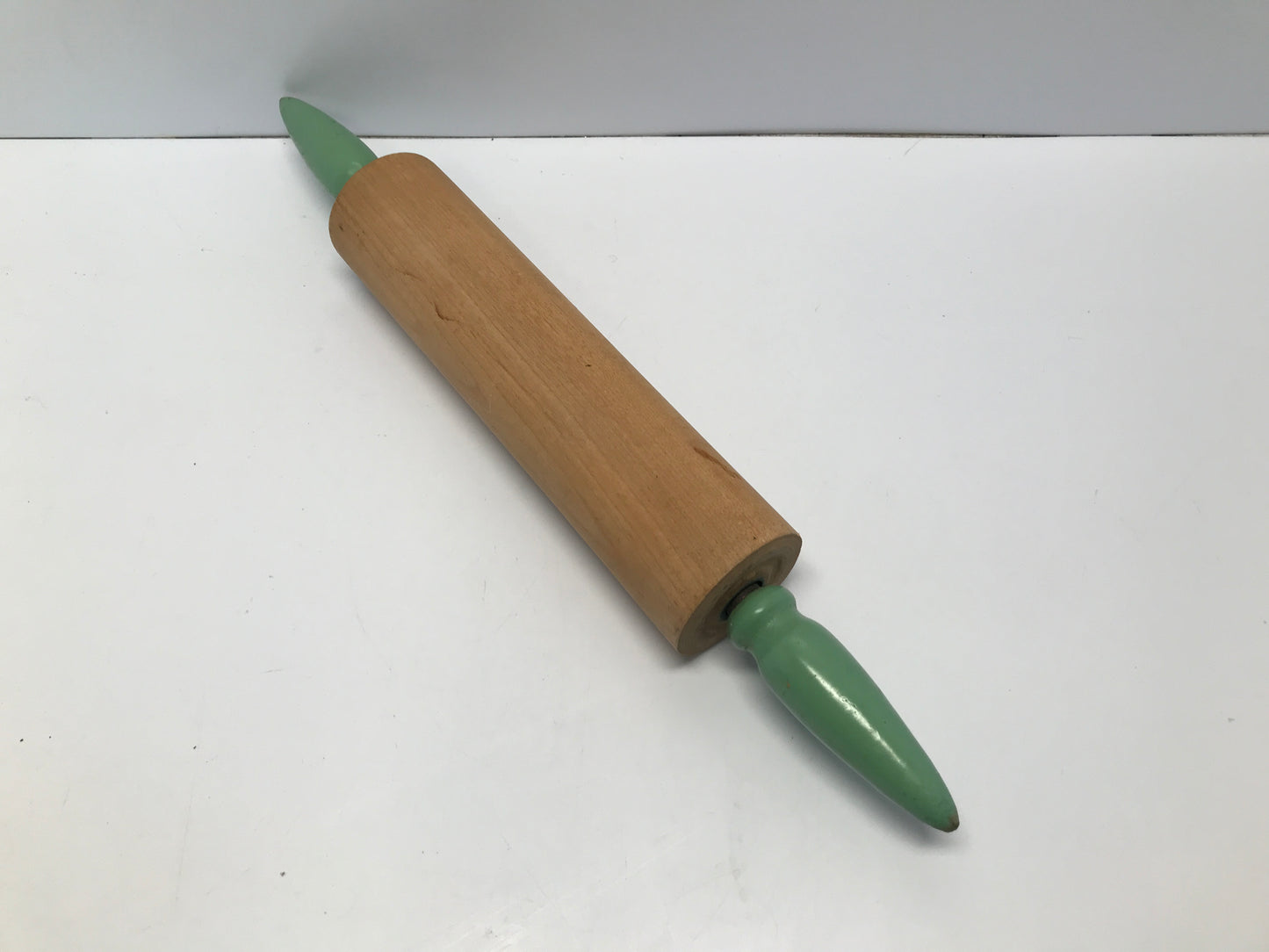 Vintage 1950's Wood Rolling 18 inch Pin With Wood Handles