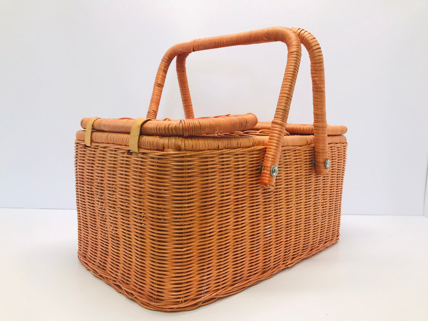 Vintage 1960's Wicker Rattan Picnic Basket 20x12x11 inch Double Sided  Cottage RV Camping Family Size