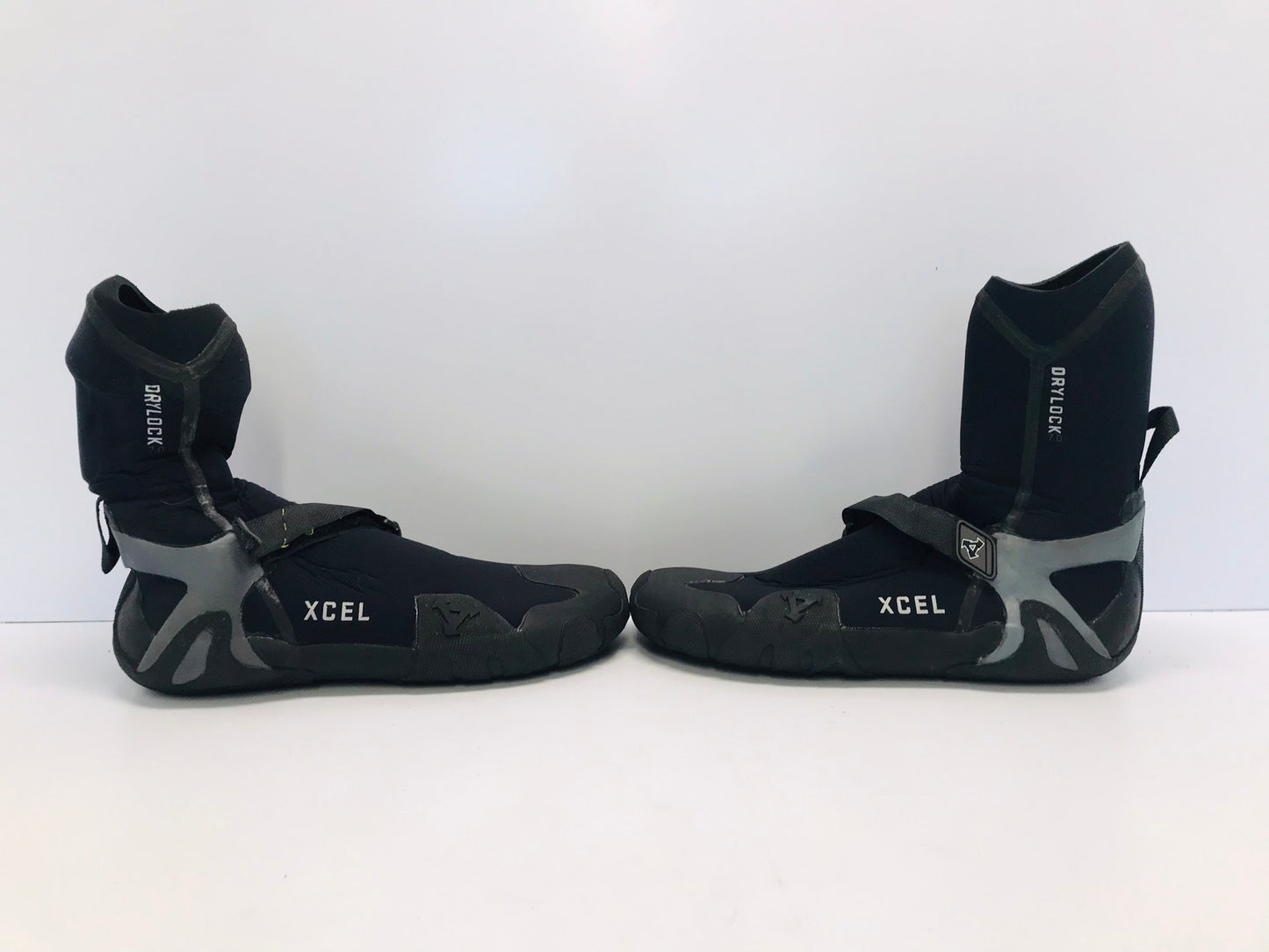 Wetsuit Booties Men's Size 13 Xcel Drylock Celliant 7 mm Black As New