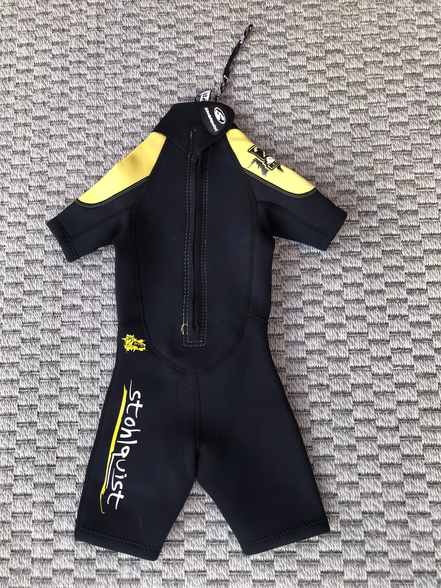 Wetsuit Child Size 4-6 XX-Small Stohlquist Black Lime 2-3 mm Neoprene