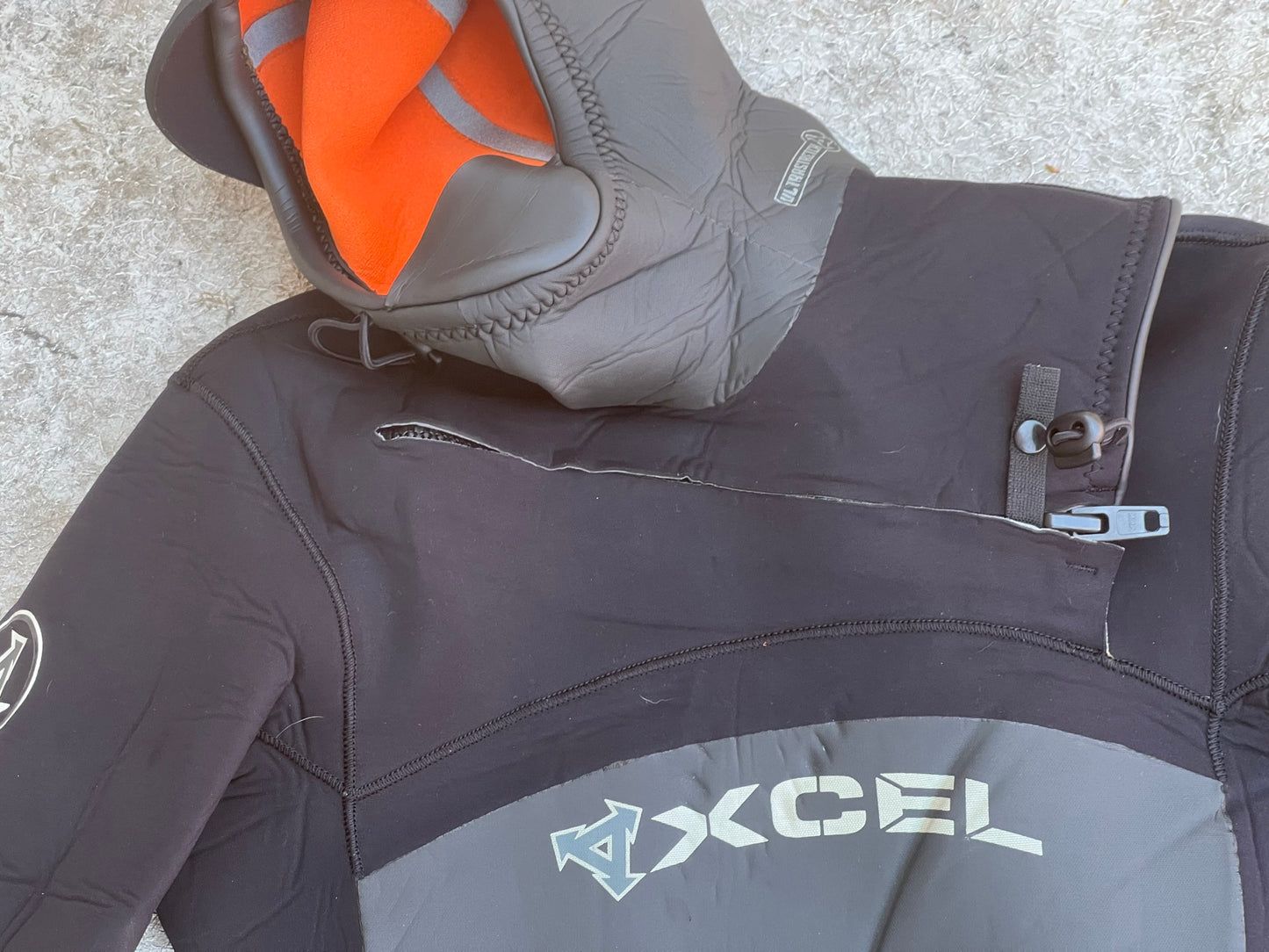Wetsuit Men's Size Medium Xcel 5.4mm Hooded Full Wetsuit Jet Black