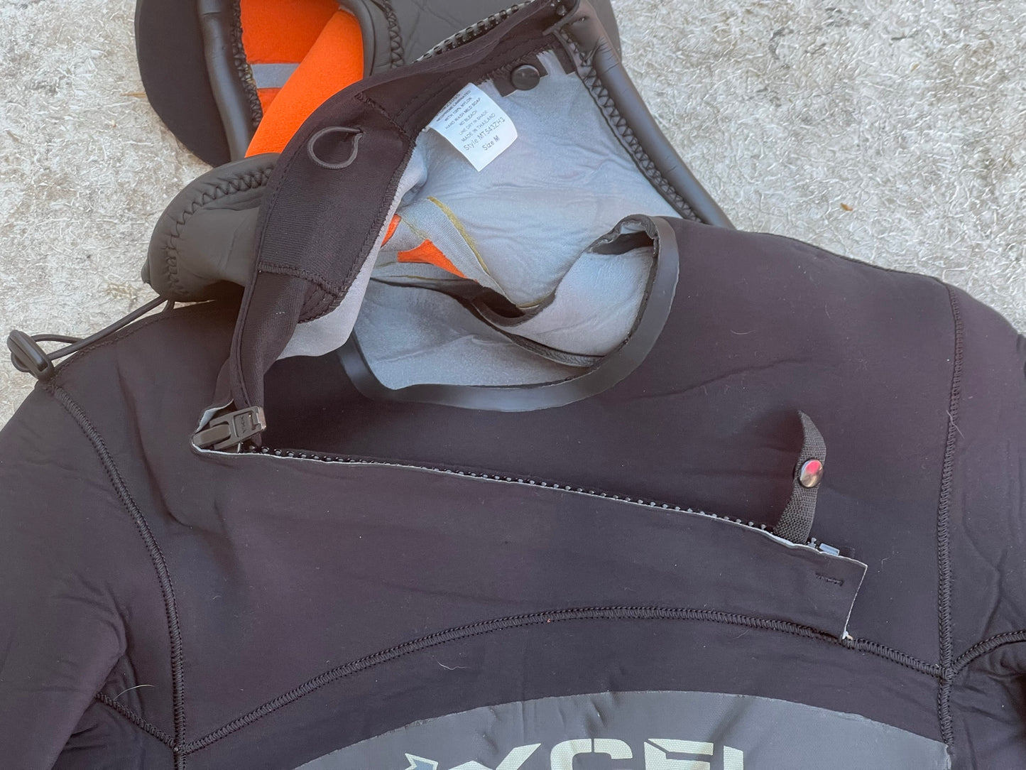 Wetsuit Men's Size Medium Xcel 5.4mm Hooded Full Wetsuit Jet Black