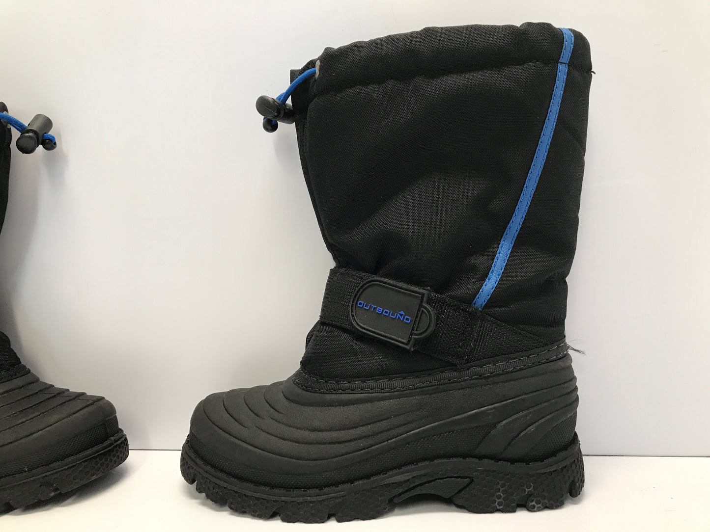 Winter Boots Child Size 13 Outbound With Liner Like New Black Blue