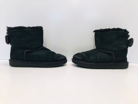 Winter Boots Child Size 1 Uggs Black Suade