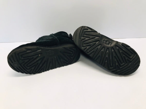 Winter Boots Child Size 1 Uggs Black Suade