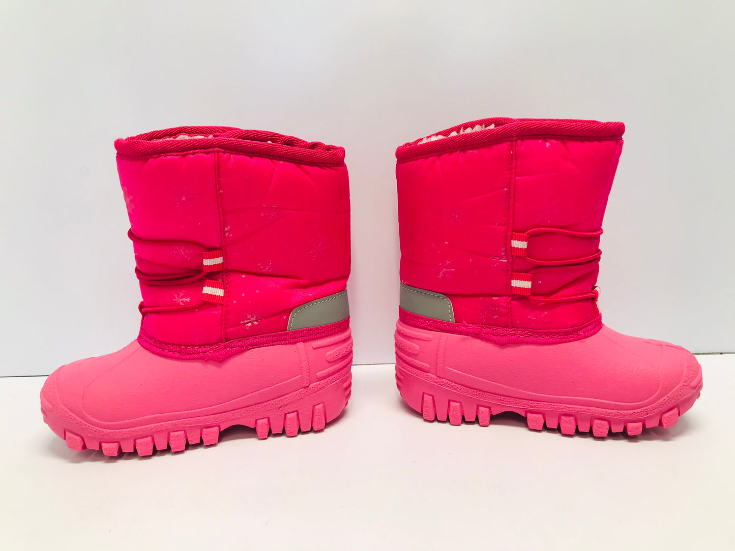 Winter Boots Child Size 8 Toddler Maple Leaf Waterproof Rubber Soles Fushia Pink New Demo Model