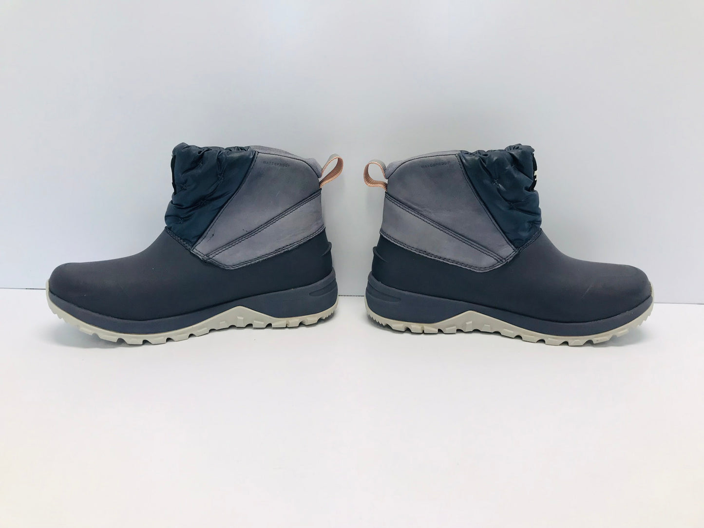 Winter Boots Ladies Size 7.5 The North Face Prima Loft Leather Top Blue Ankle Boot Like New