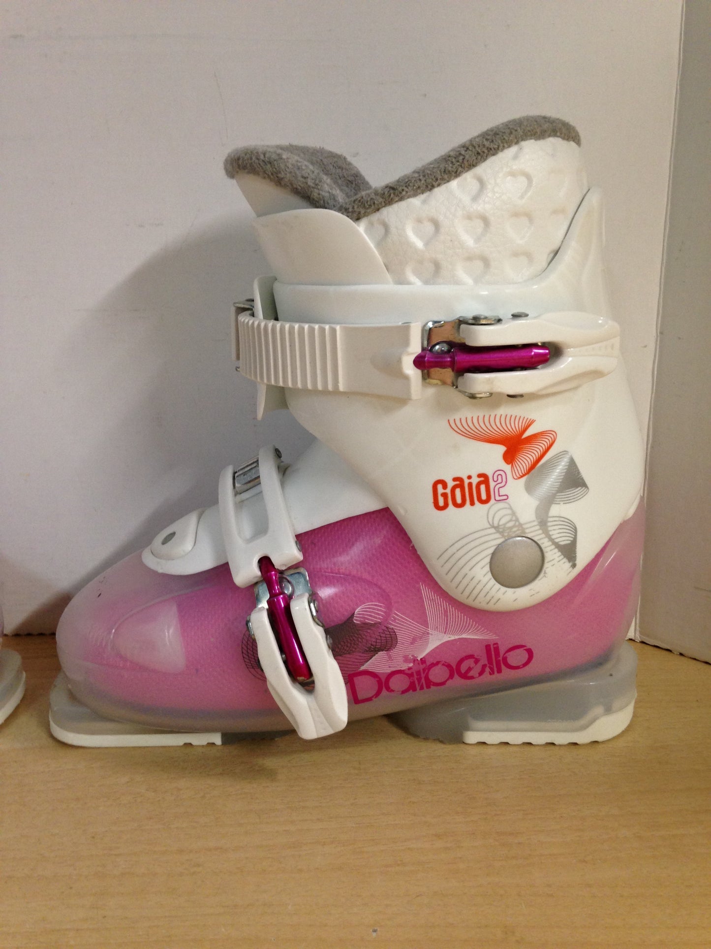 Ski Boots Mondo Size 20.5 Child Shoe Size 2.5 Mondo 250 mm Dalbello Pink White Fantastic Quality