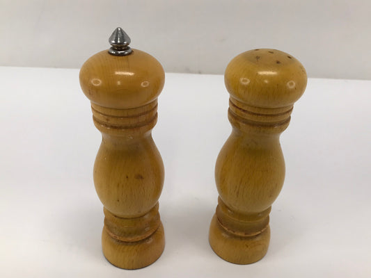 1970's Vintage Made In Japan Wood Salt and Pepper Grinder 6 inch Excellent Condition RARE to find Works Perfect