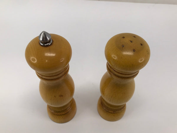 1970's Vintage Made In Japan Wood Salt and Pepper Grinder 6 inch Excellent Condition RARE to find Works Perfect