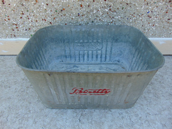 Farm and Garden Antique 1920 Beatty Galvanized Wash Tub Bin Excellent RARE