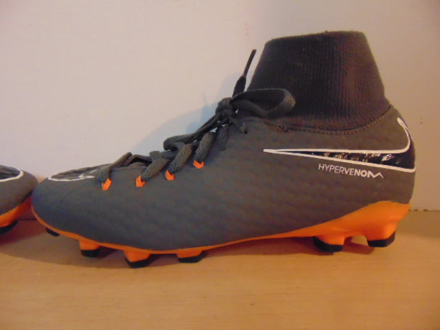 Soccer Shoes Cleats Child Size 5.5 Nike Skin Hypervenom Grey Orange Excellent