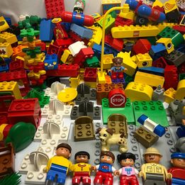 40 Year Collection 929 Pc Mostly Vintage Some Newer Lego Brand Duplo Most Accessories Are Vintage