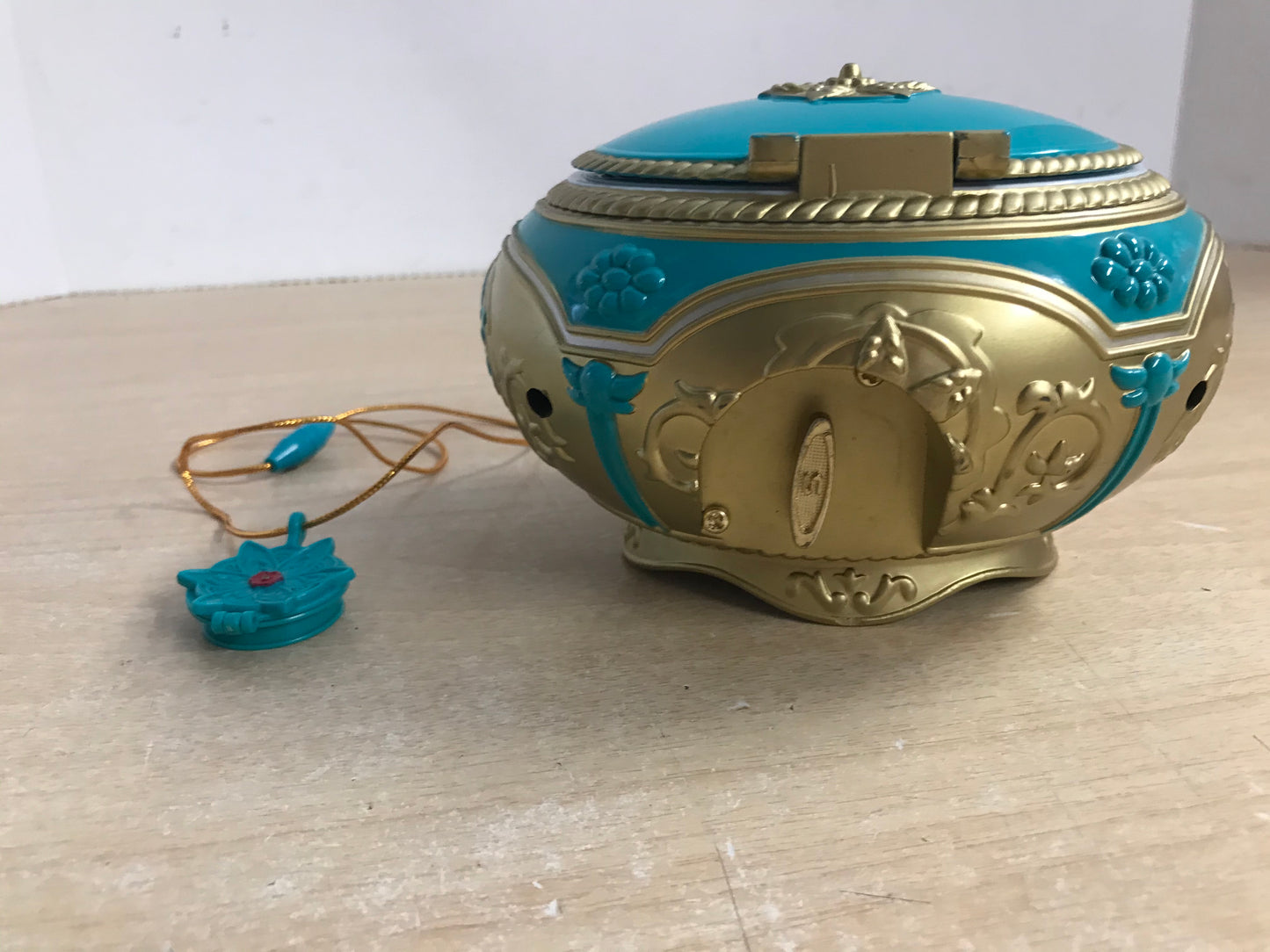 Anastasia RARE NEW Vintage Spinning Once Upon A December Music Box & Necklace As New Highly Collectible