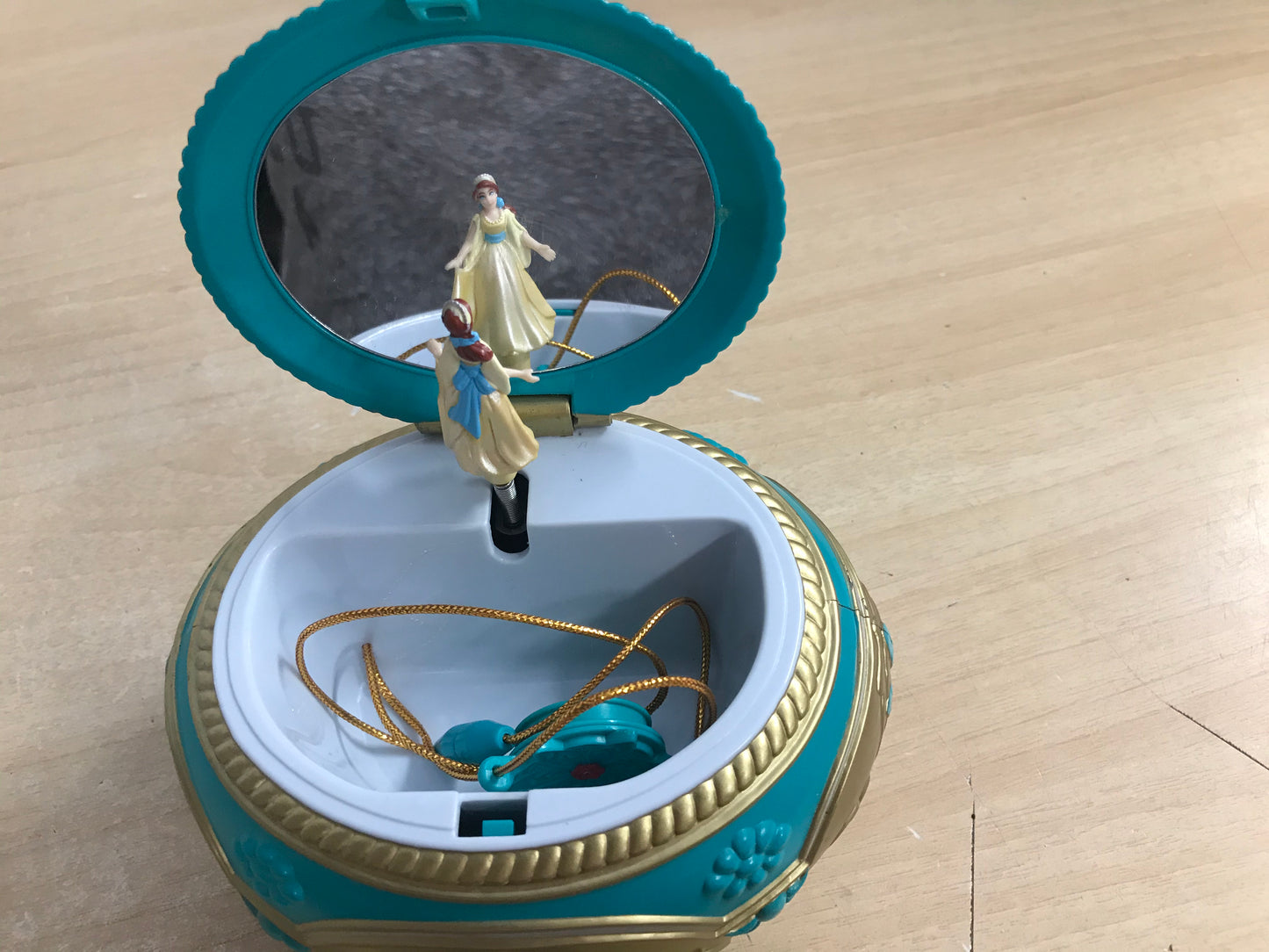 Anastasia RARE NEW Vintage Spinning Once Upon A December Music Box & Necklace As New Highly Collectible