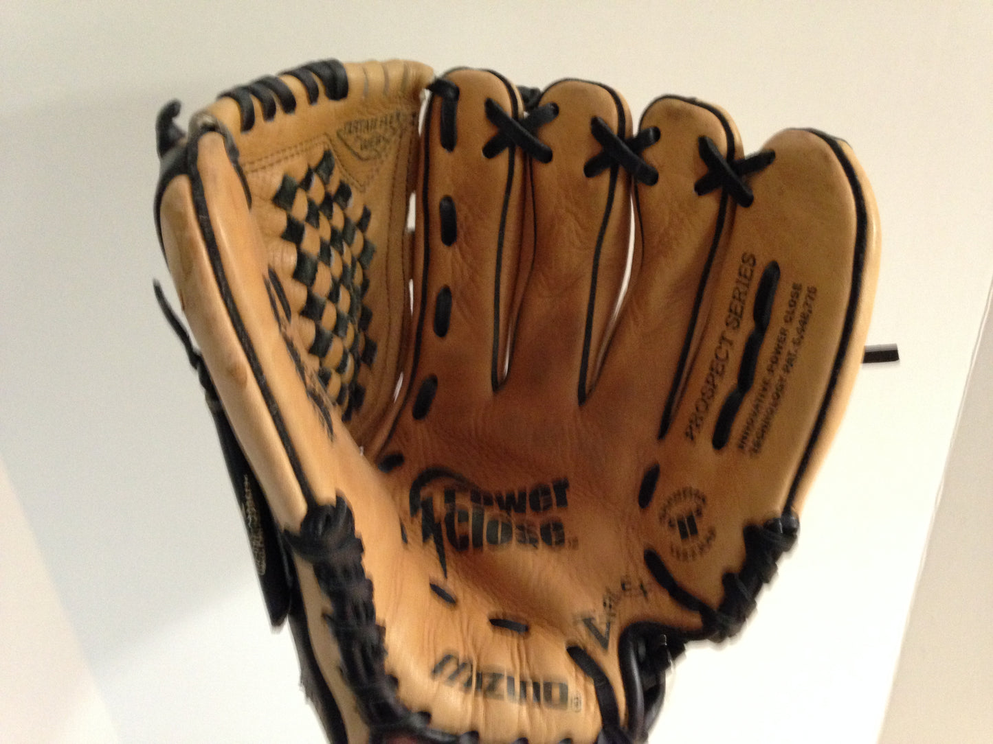 Baseball Glove Adult Size 11.5 inch Mizuno Leather Brown Black Fits on Left Hand