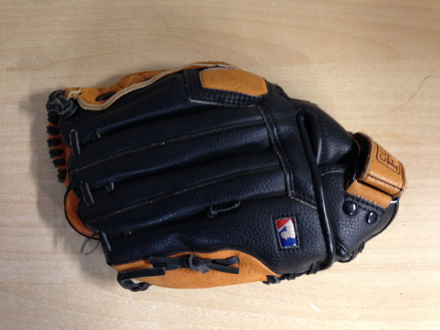 Baseball Glove Adult Size 11 inch Wilson C245 Leather Black Brown Fits on Left Hand Excellent