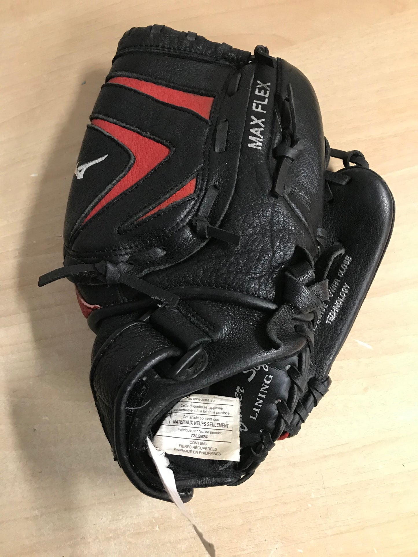 Baseball Glove Adult Size 11.5 inch Mizuno Max Flex Black Red Leather Fits on Left Hand Excellent