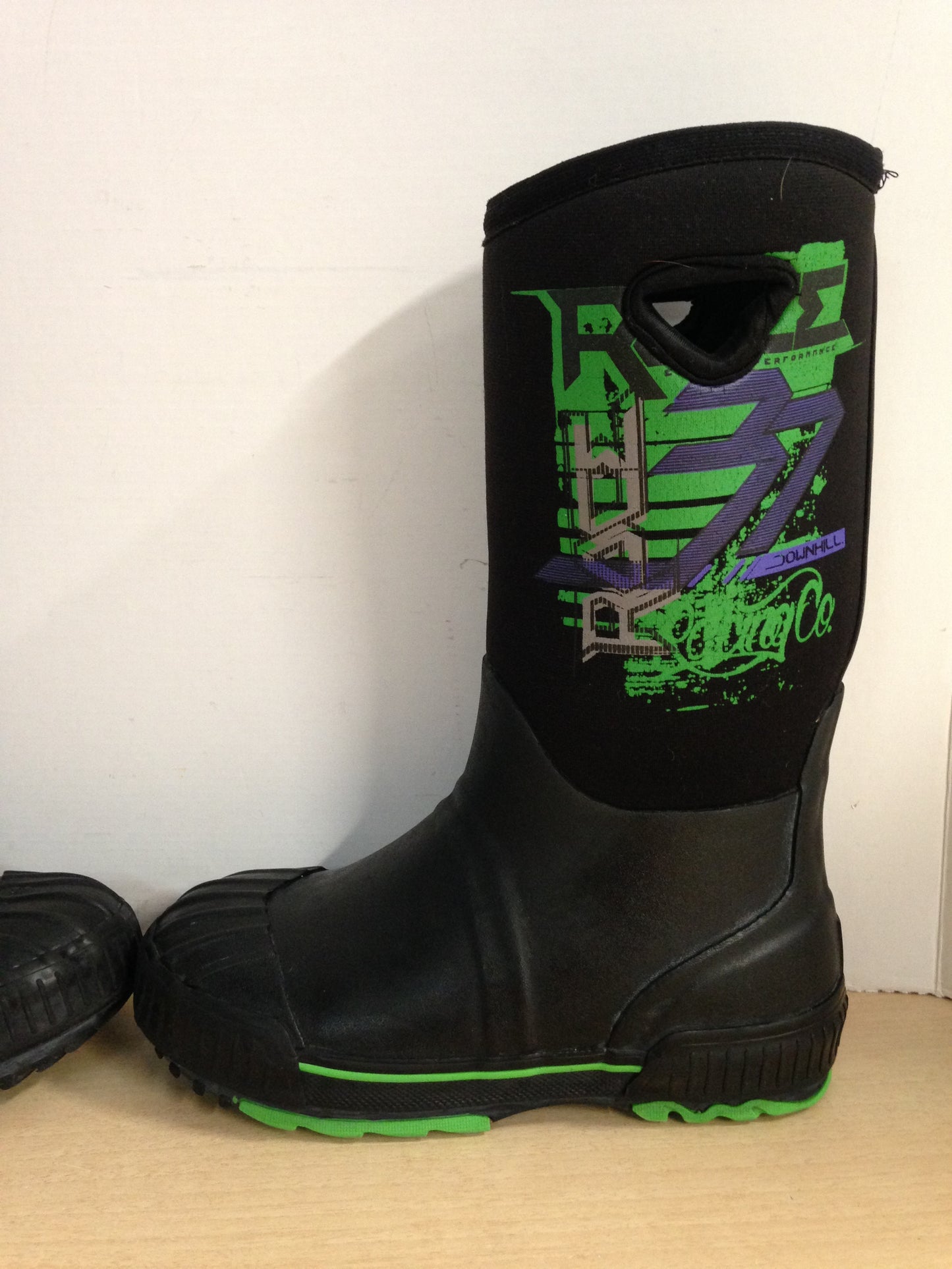 Bogs Style Child Size 4 Downhill Black Green  Neoprene Rubber Rain Winter Snow Waterproof Boots