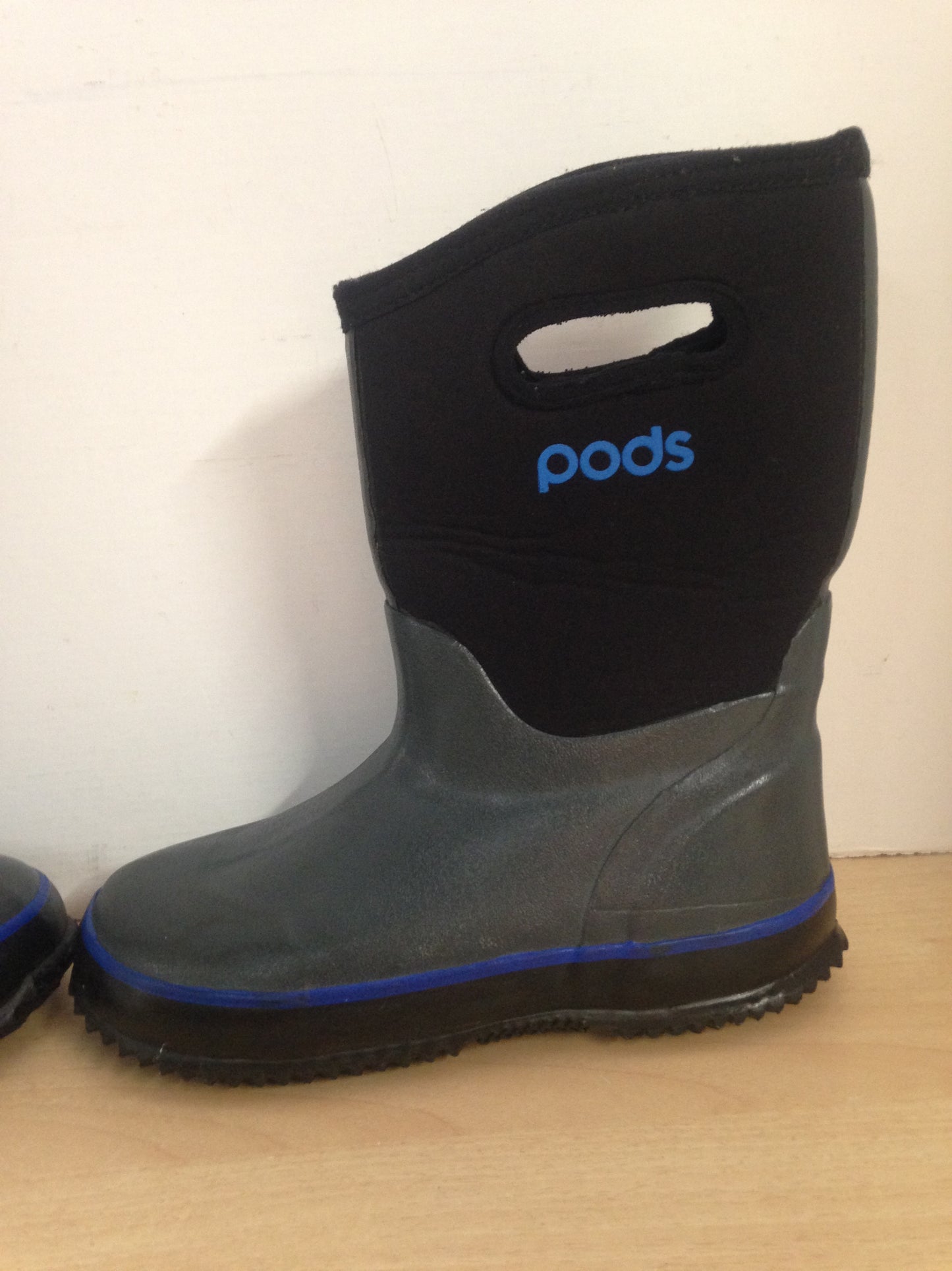 Bogs Style Child Size 3 Pods Black Grey Neoprene Rubber Rain Winter Snow Waterproof Boots